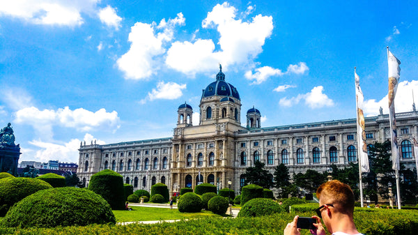 7 Traveling Tips to Ensure a Worry-Free Trip